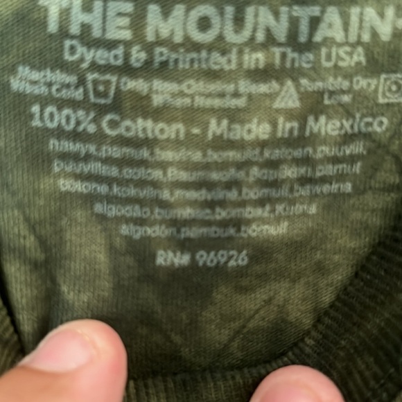 The Mountain Graphic Tee Two Jaguars Green size Medium ^ - Picture 7 of 7